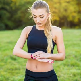 An Android Smartwatch or iWatch? Which is better? An Android Smartwatch or iWatch? Which is better?