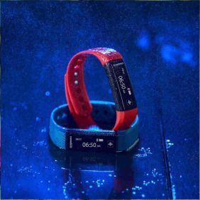 Can A Lightweight Slim Fitness Tracker Replace Bulky Smartwatches