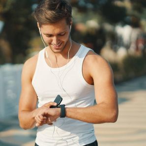 Your Fitness Wearable Can Help You Workout Better And Longer, Say Experts!
